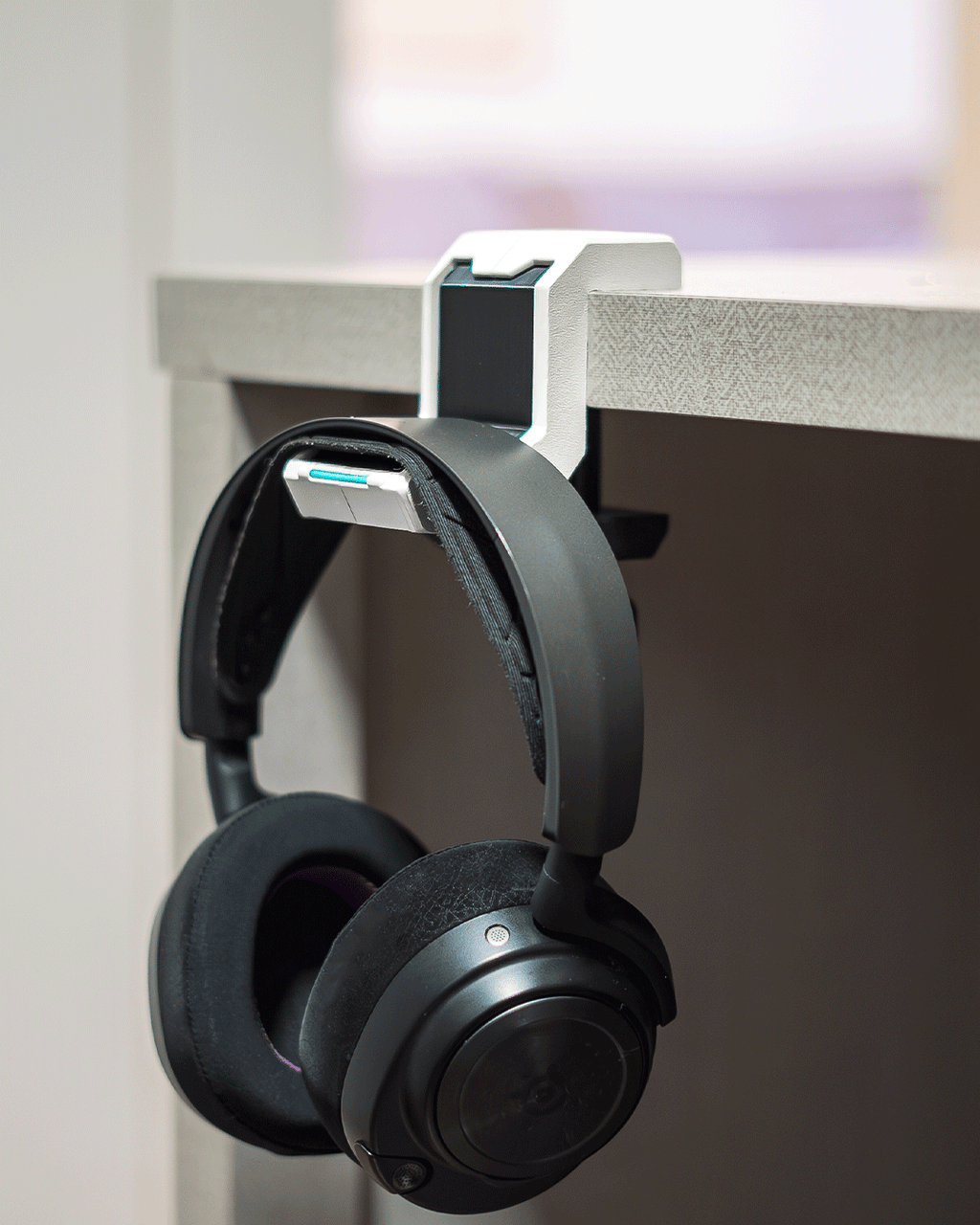 Helm Anchor — Compact Headphone Holder