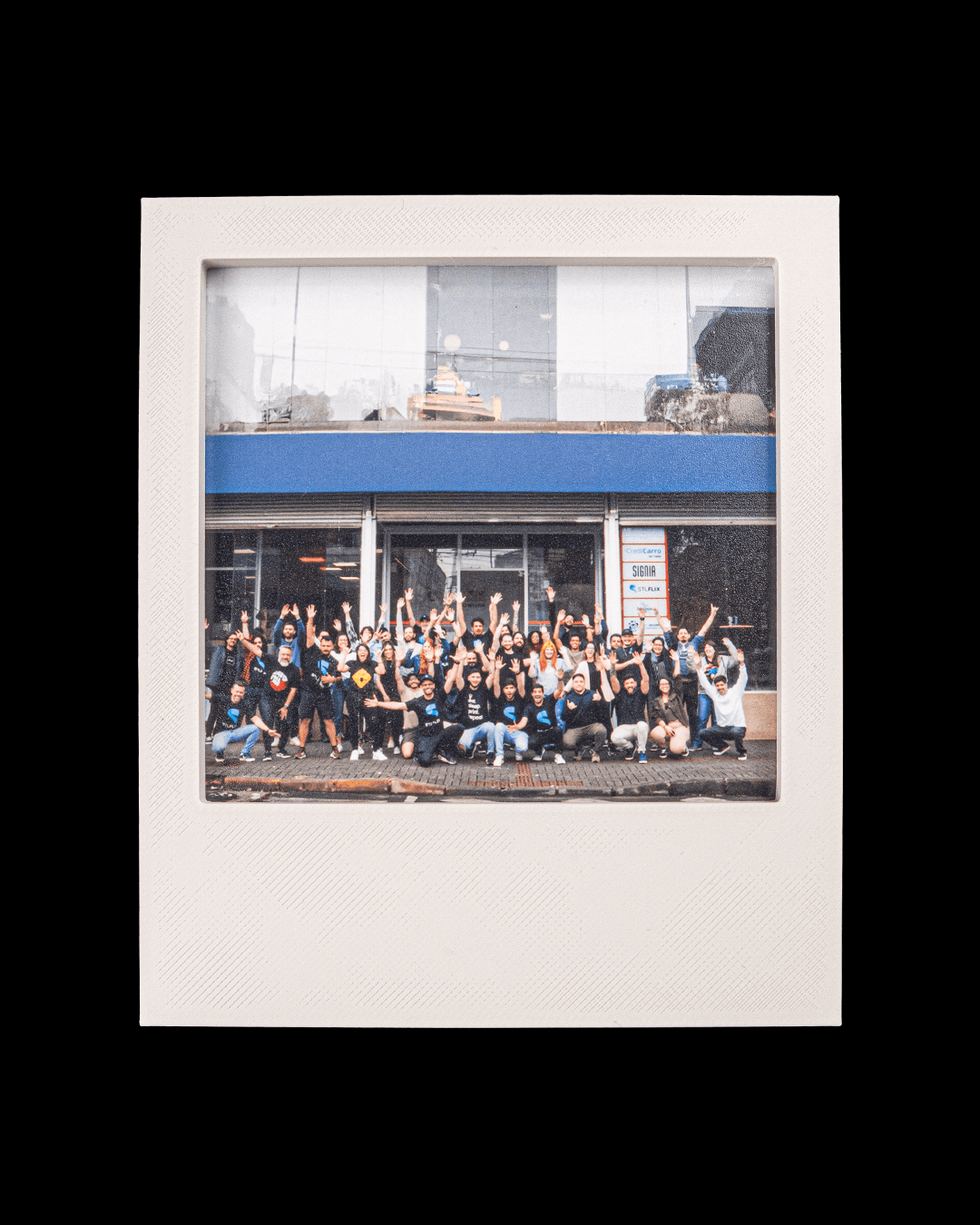 Instant Moment — Magnetic Photo Frame