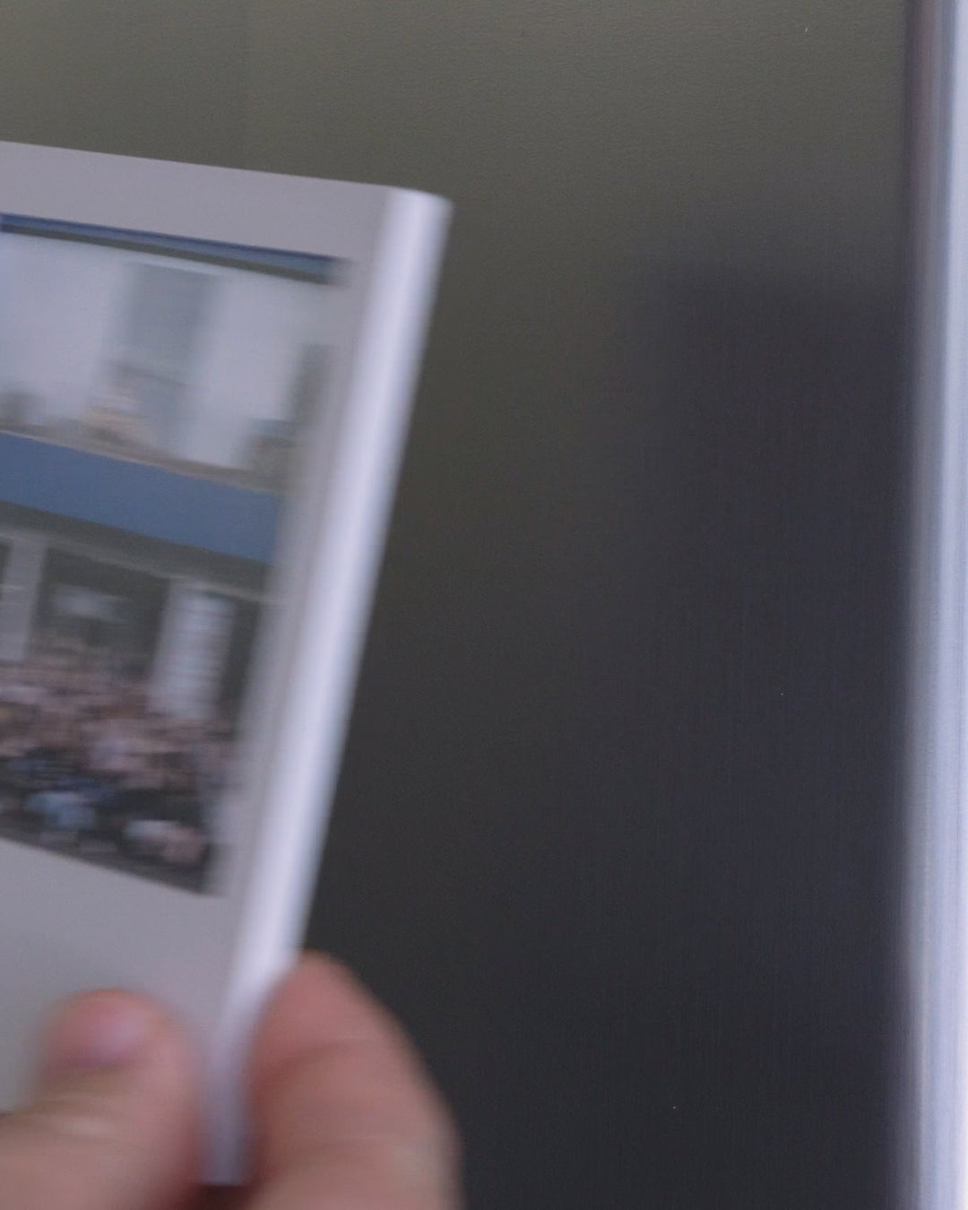 Instant Moment — Magnetic Photo Frame